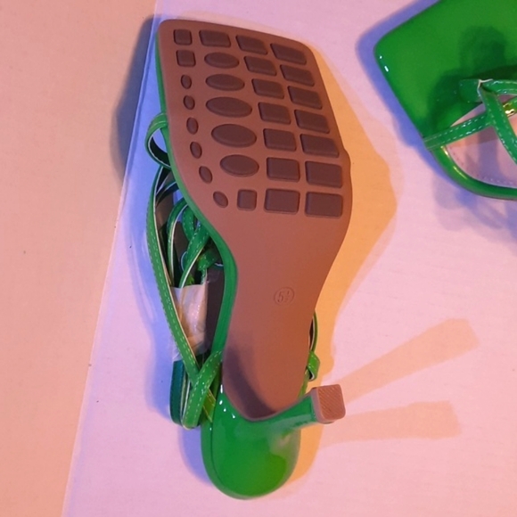 Couto Neon Green ankle buckle strap flip flop heels sz 5 1/2 - Picture 2 of 8